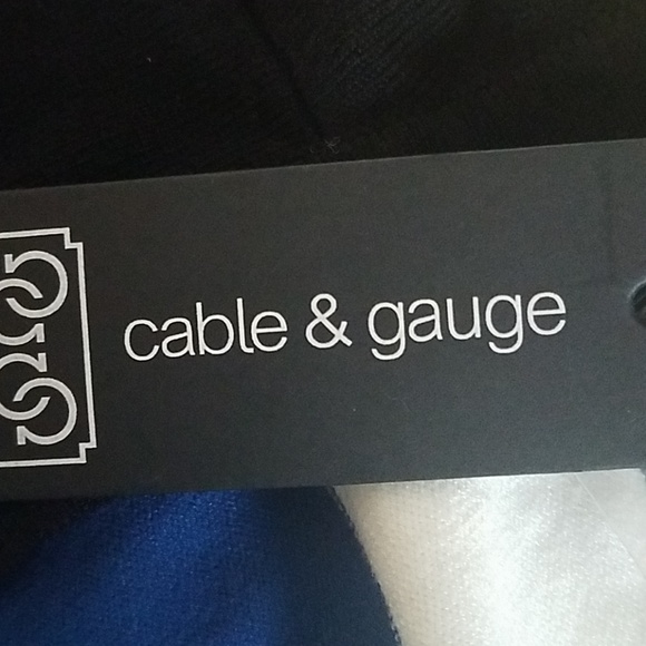 Sweater - Picture 4 of 4